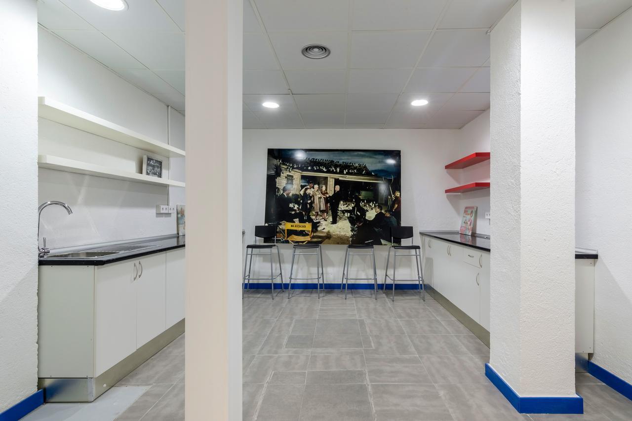 Ah - Alfred Hostel - Madrid — Photos 1